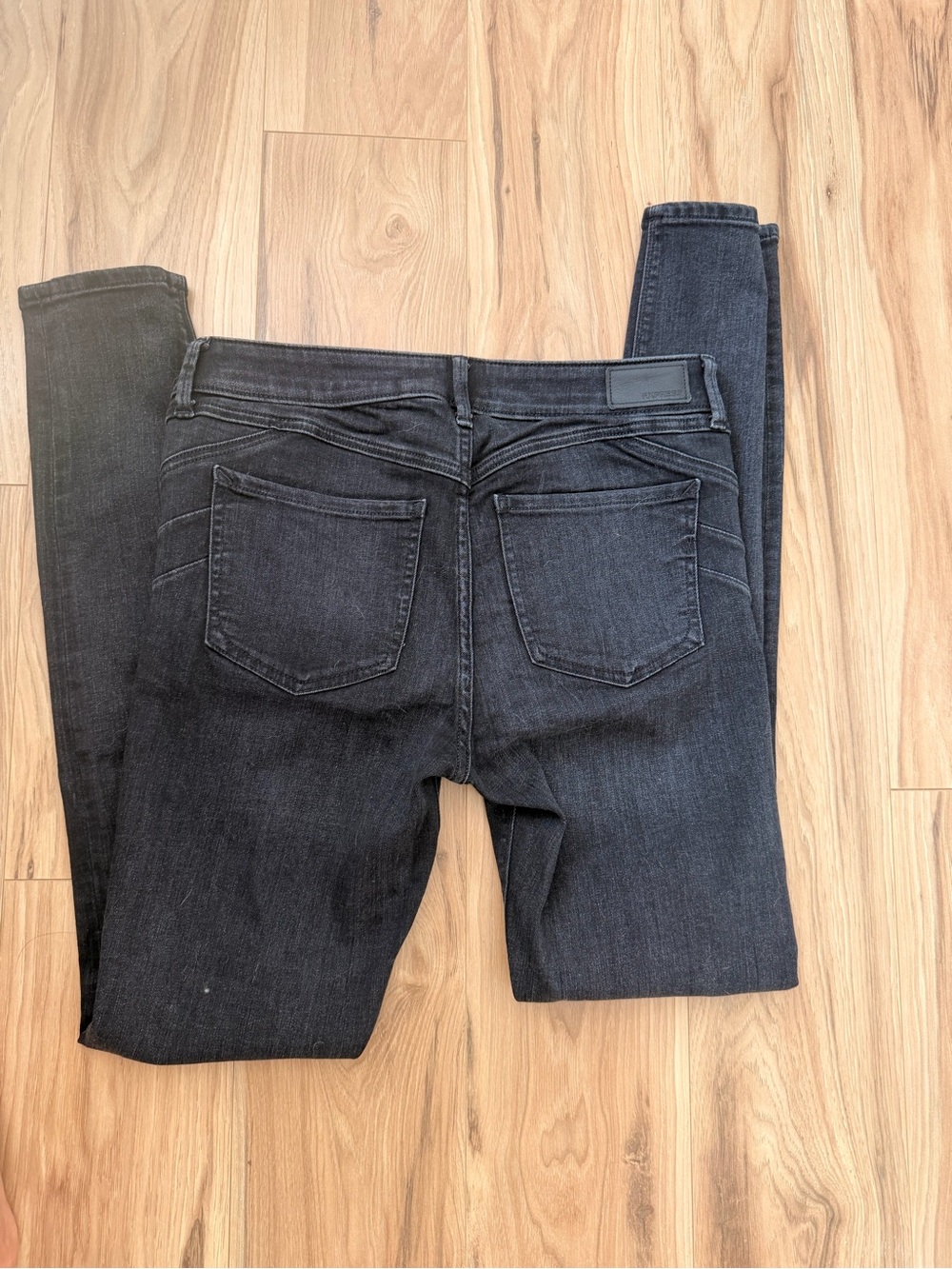 Express Women's Skinny Jeans in Washed Black